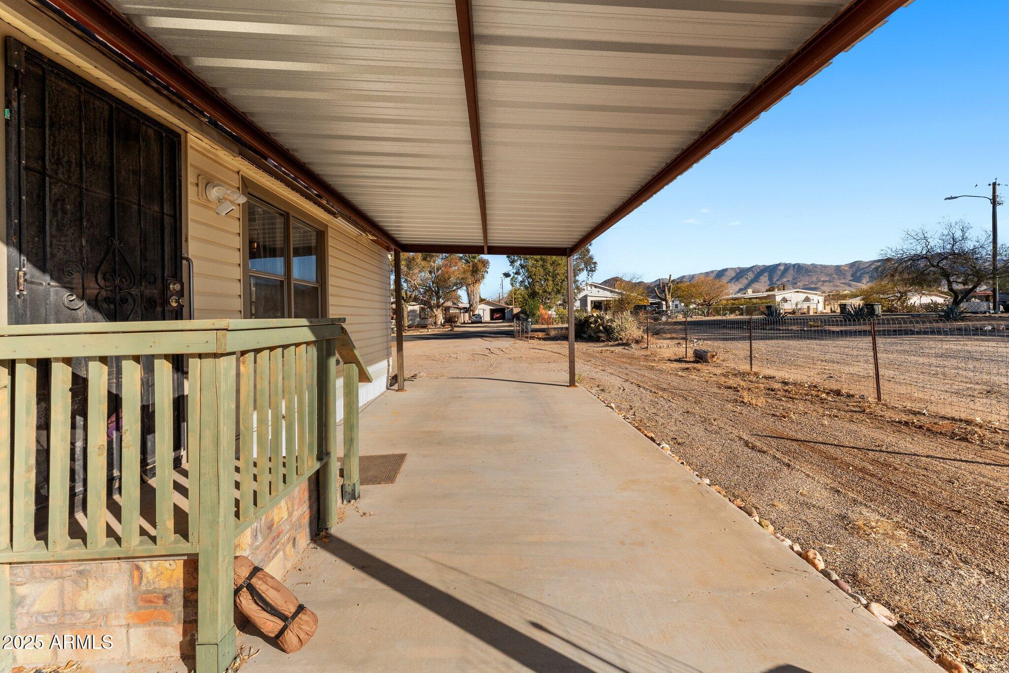 22655 W HENDERSON Street