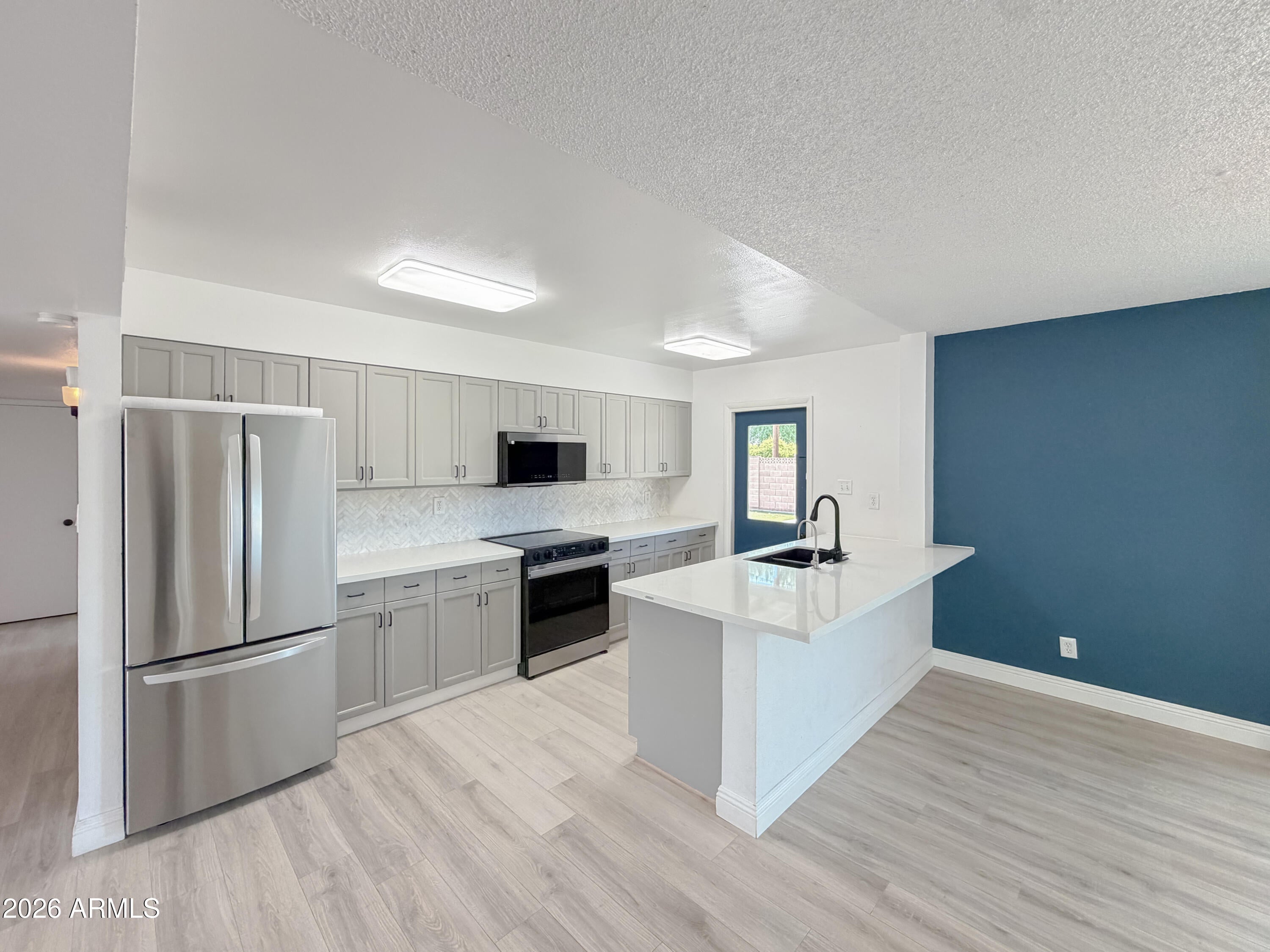 1015 E CONCORDA Drive