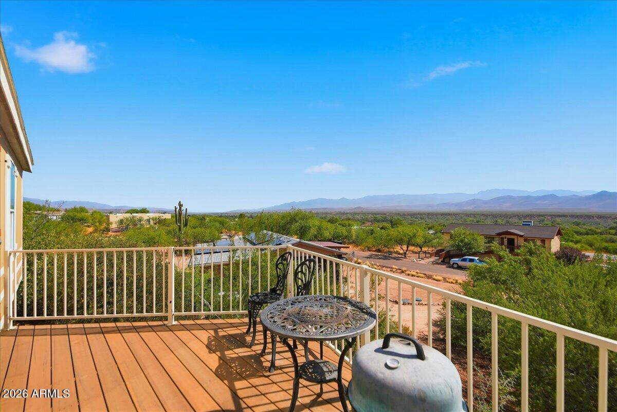 118 W SAGUARO Drive