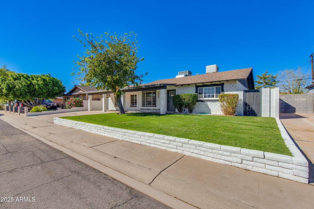 Photo of 8650 E Roanoke Avenue, Scottsdale, AZ 85257 (MLS # 6947857)