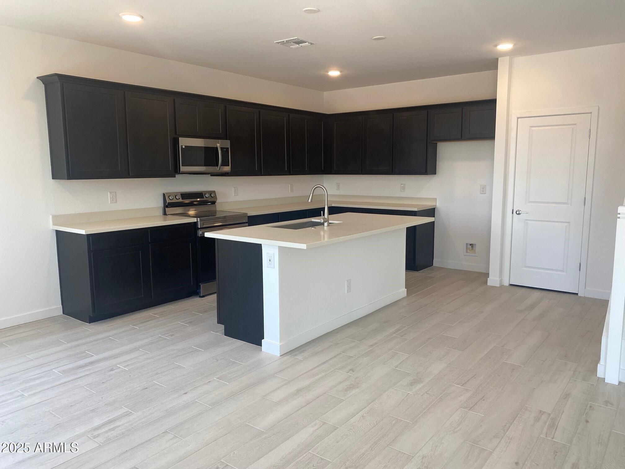 7445 E HACKAMORE Lane