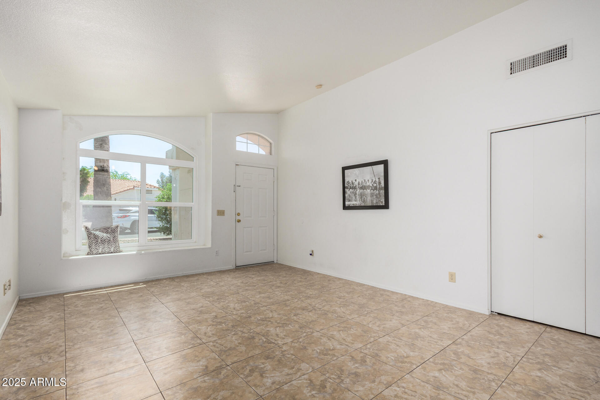 626 W CATCLAW Street