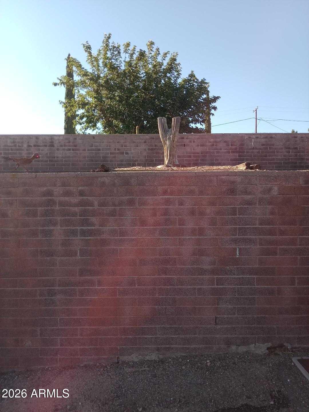 1206 E VISTA Circle