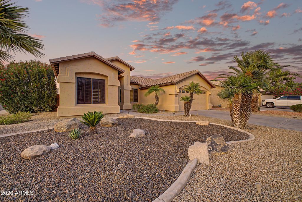 Photo of 338 W Angela Drive, Phoenix, AZ 85023 (MLS # 7032511)