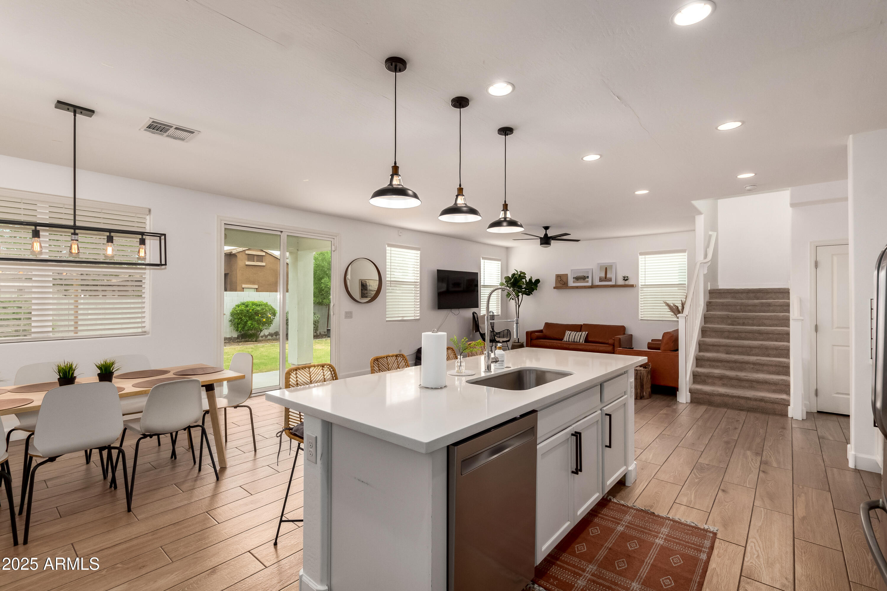 512 E BAMBOO Lane