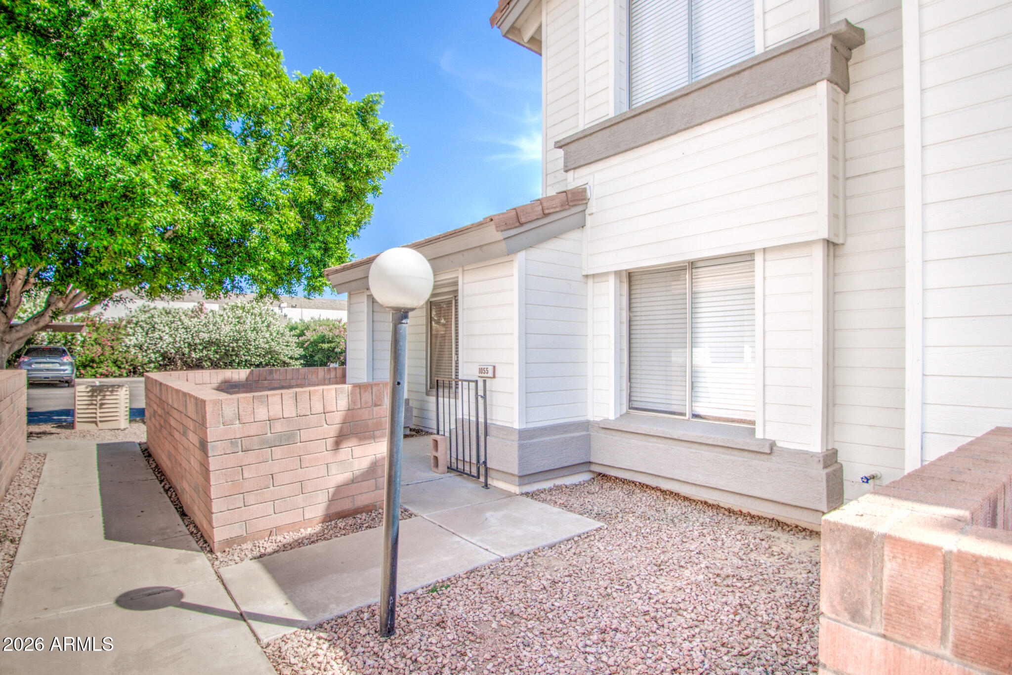 2201 N COMANCHE Drive 1055