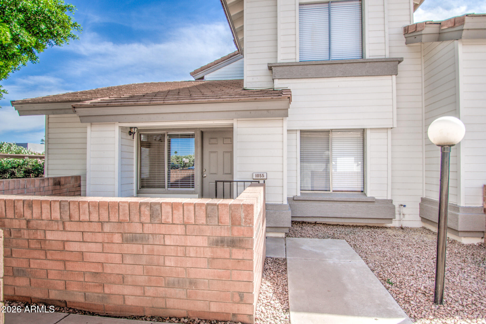 2201 N COMANCHE Drive 1055