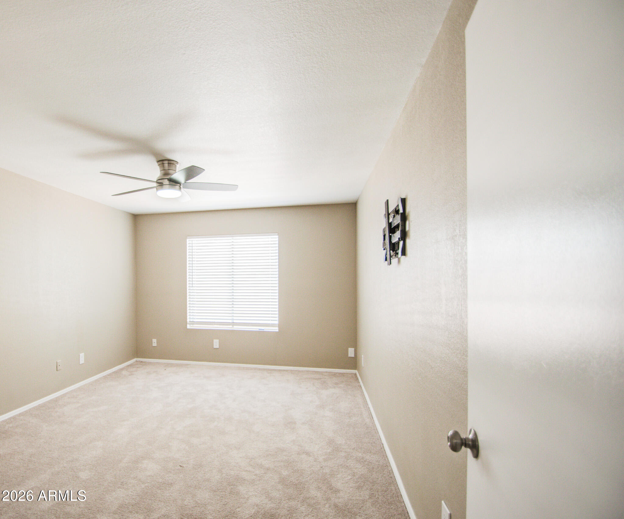 2201 N COMANCHE Drive 1055