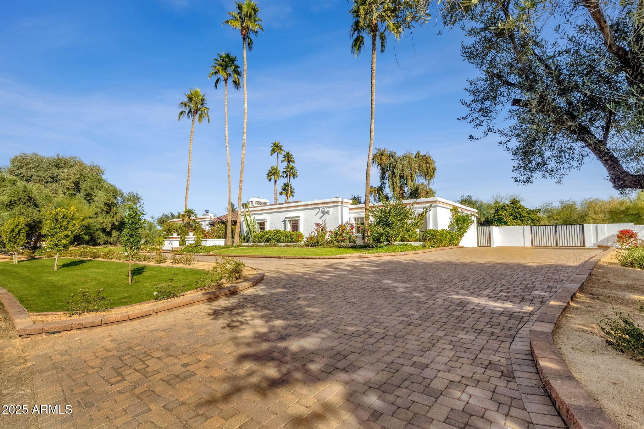 6954 E CABALLO Drive