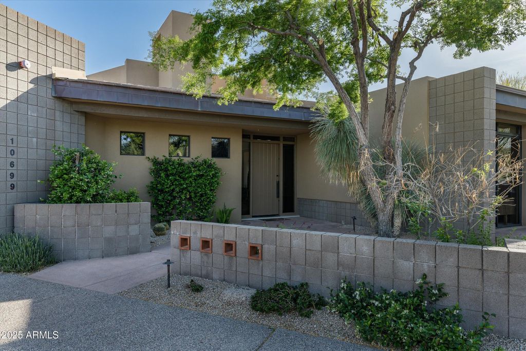 Photo of 10699 E Fernwood Lane, Scottsdale, AZ 85262 (MLS # 6935618)