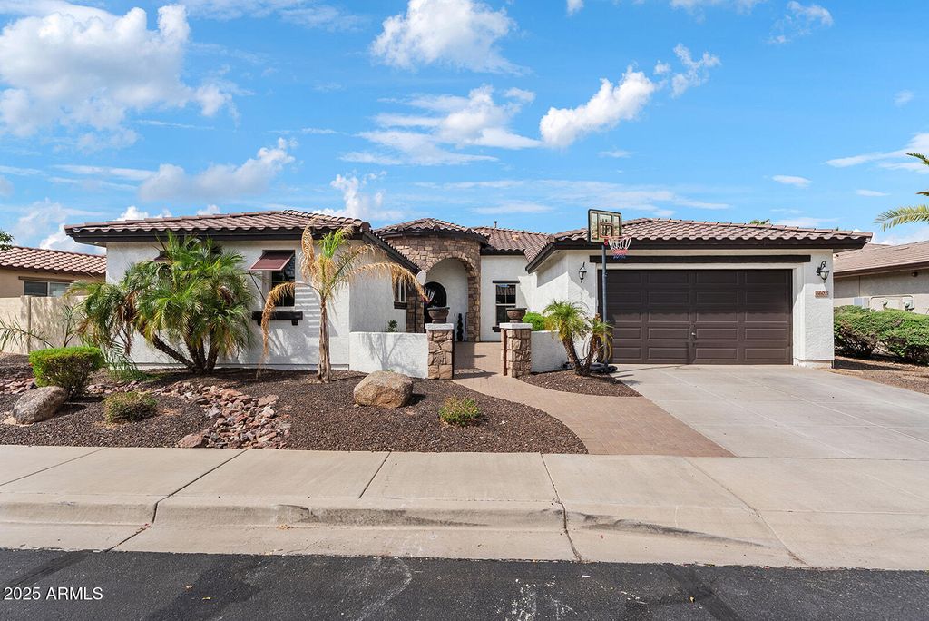 Photo of 6602 S Bridal Vail Drive, Gilbert, AZ 85298 (MLS # 6926958)