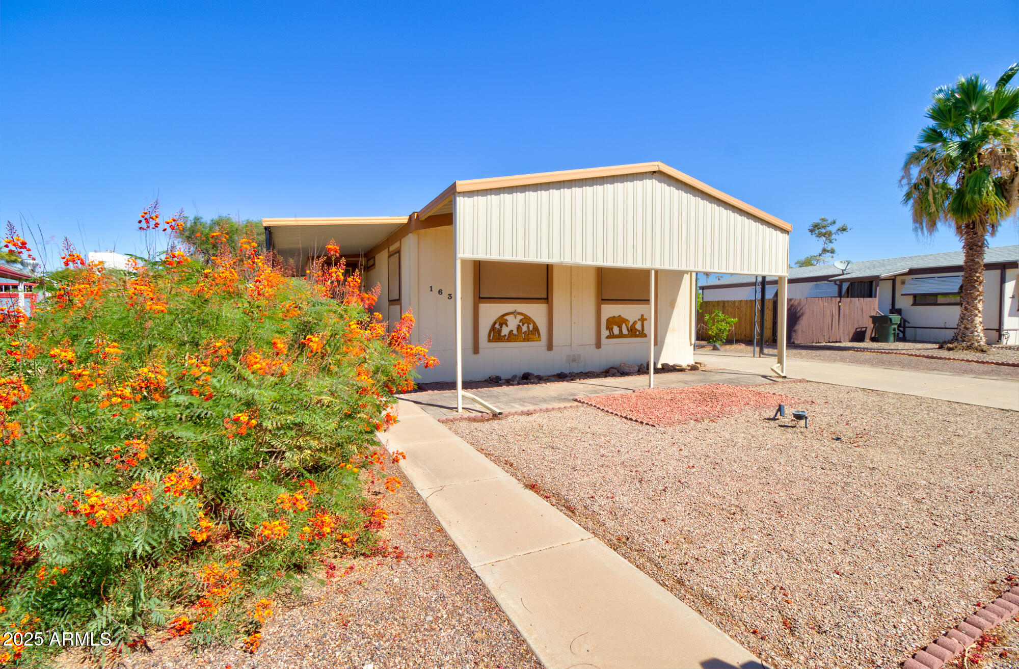 1637 N SANDALWOOD Drive