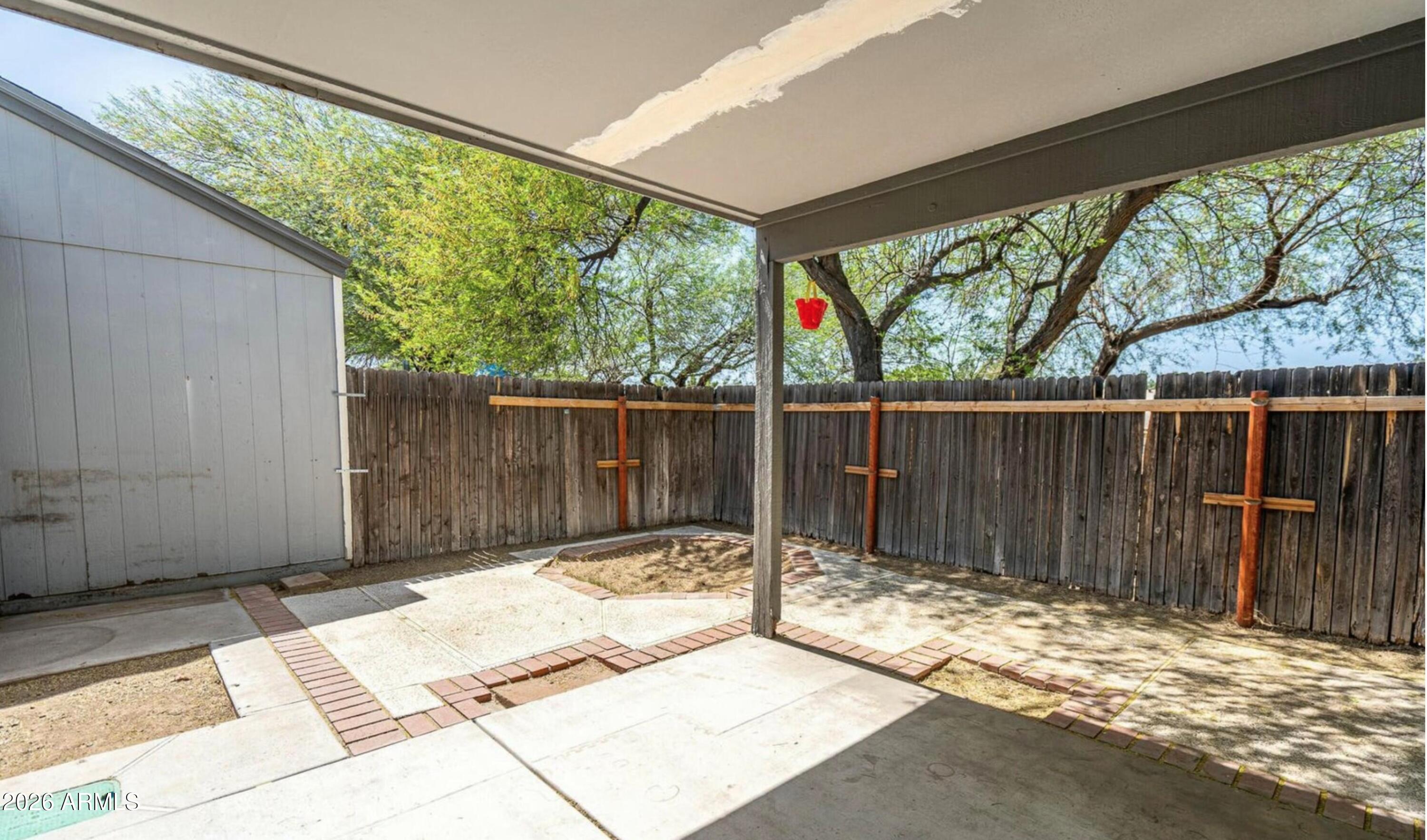 4026 E Carson Road