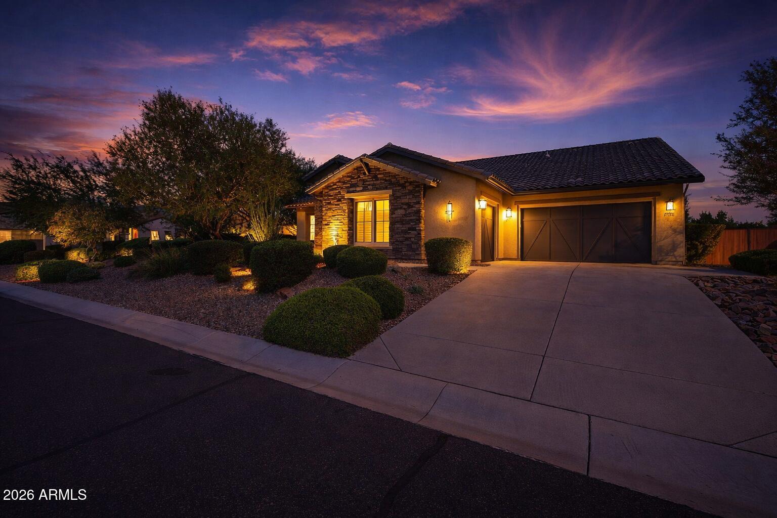 2480 E HAYMORE Street