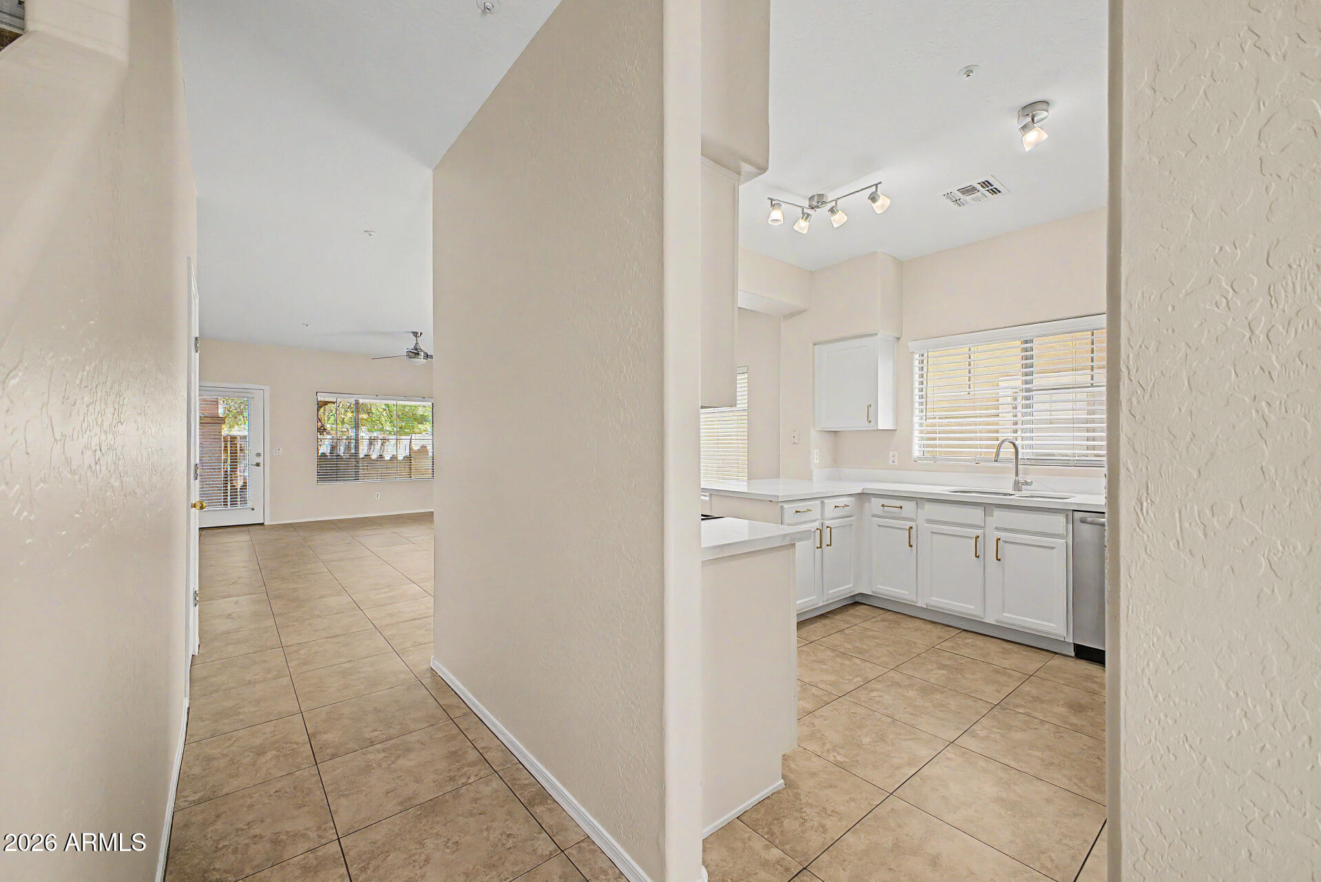 525 N MILLER Road 158