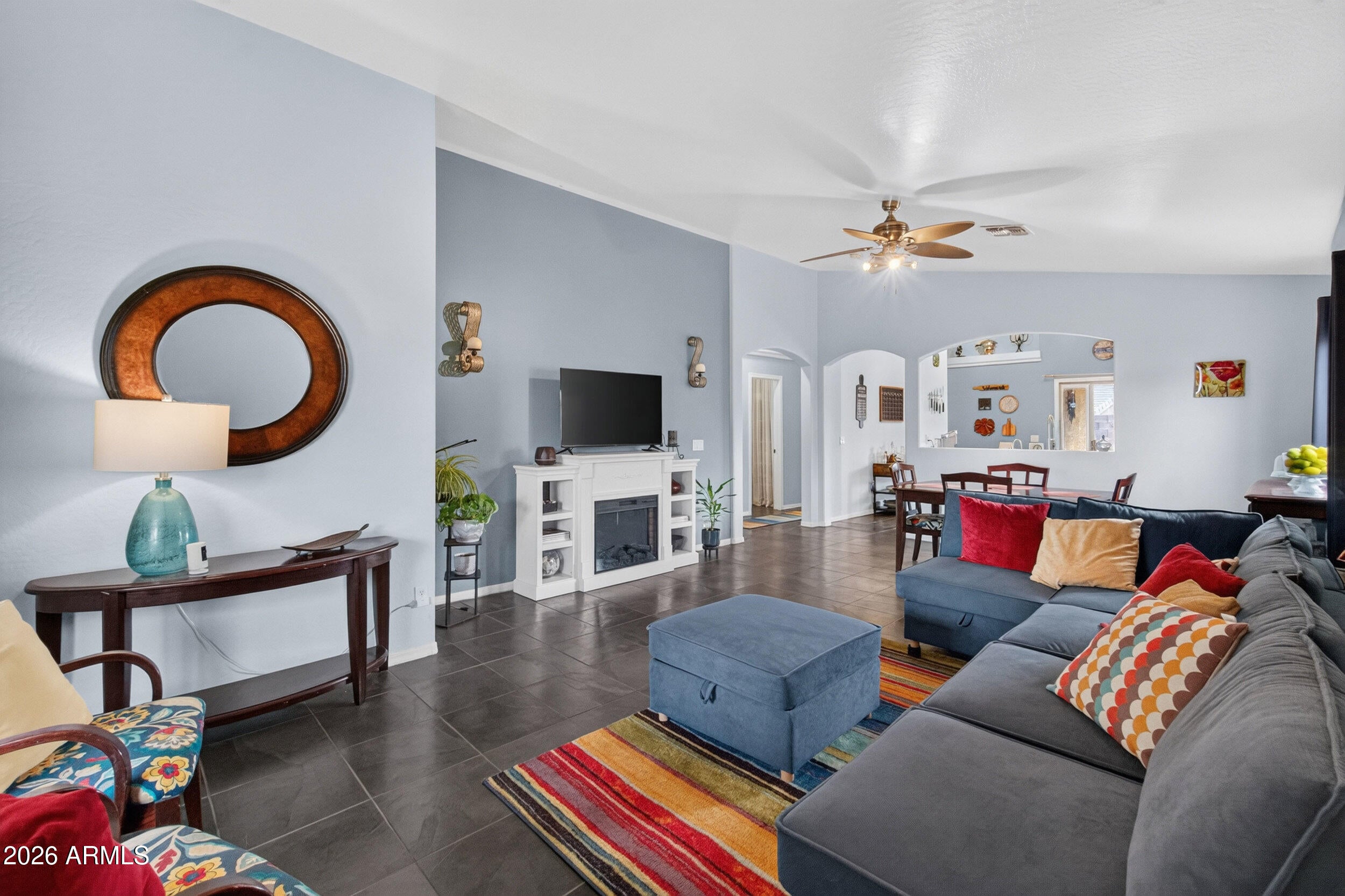 438 S LABELLE --