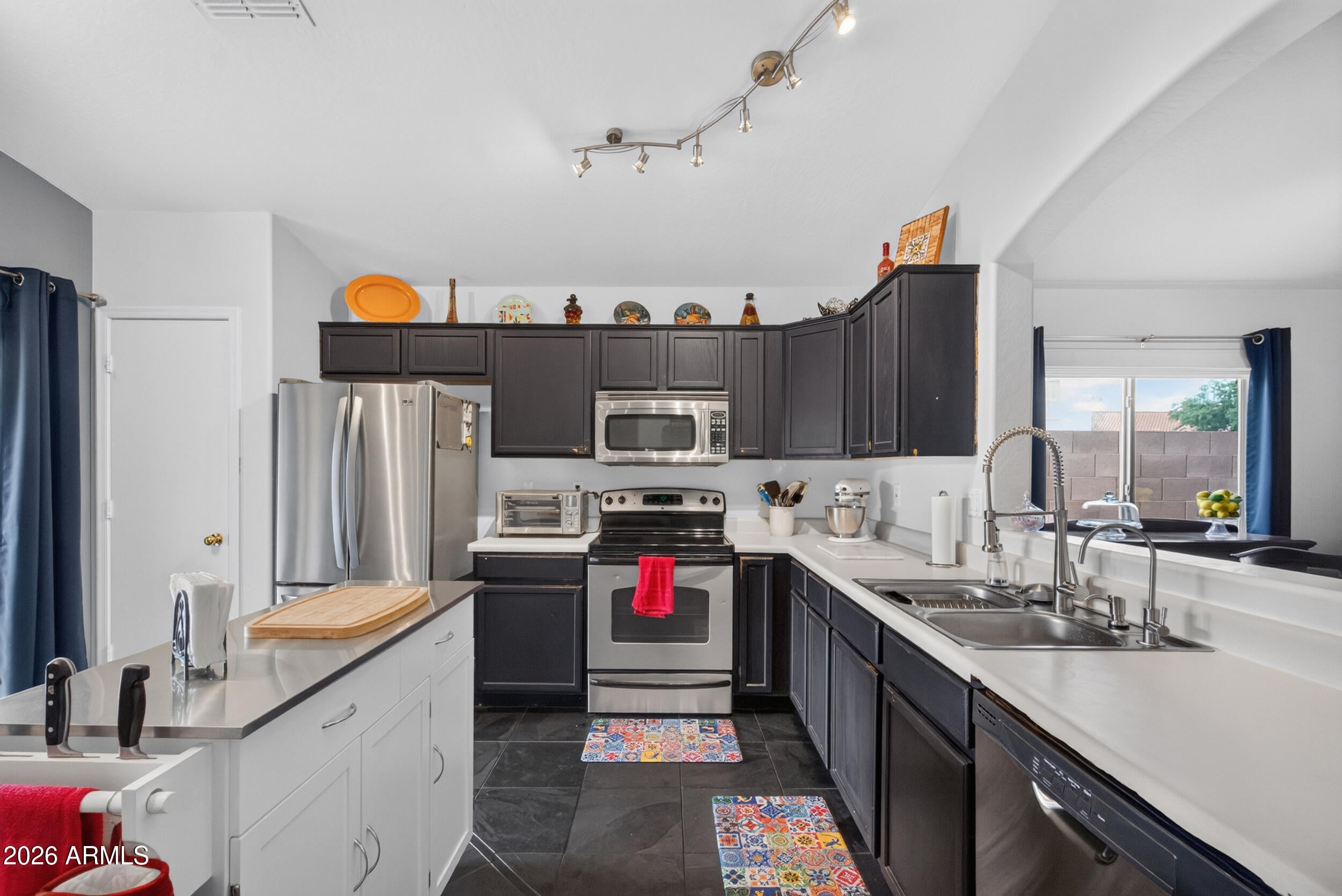 438 S LABELLE --