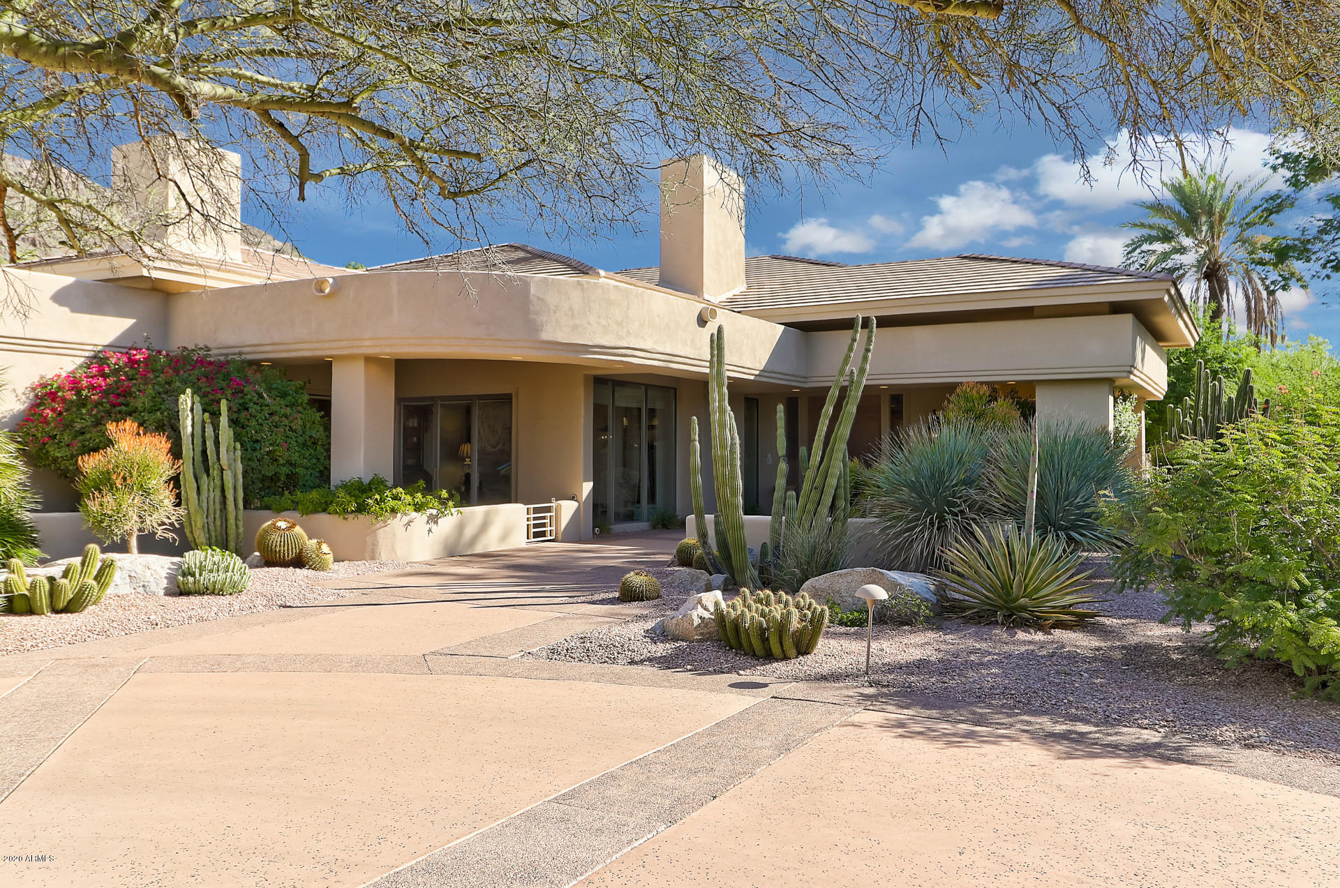 WHISPERING HILLS - Residential