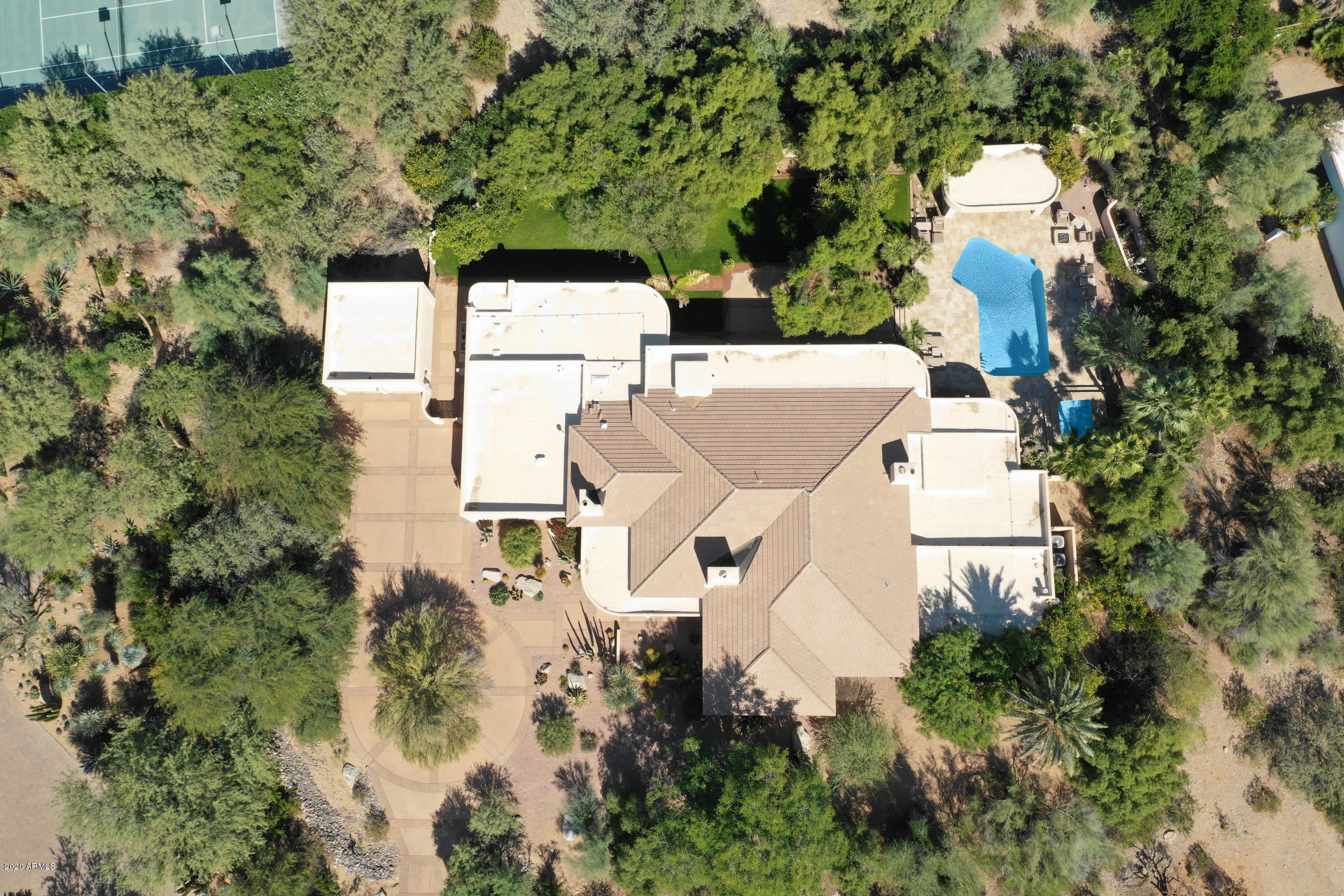 WHISPERING HILLS - Residential