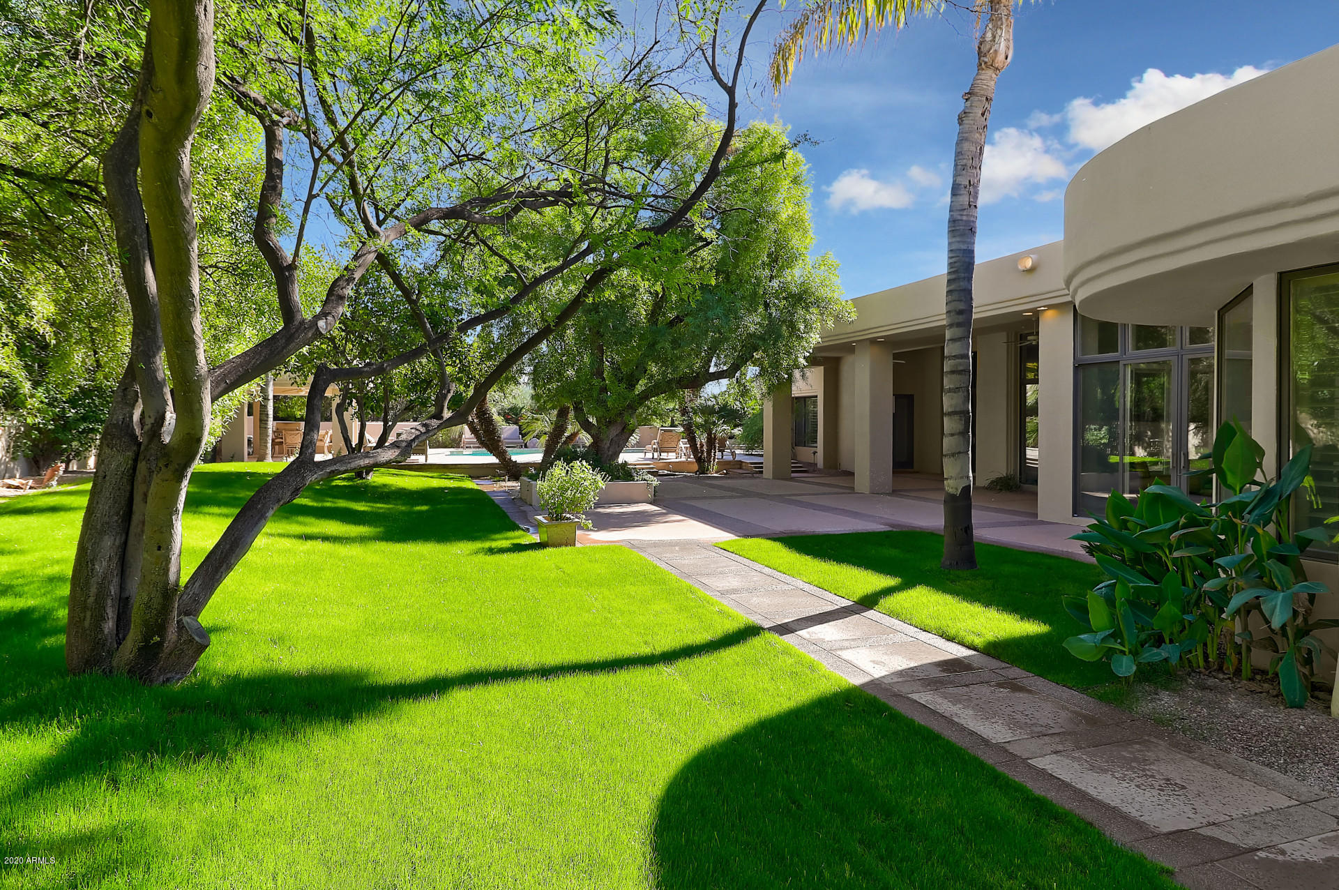 WHISPERING HILLS - Residential