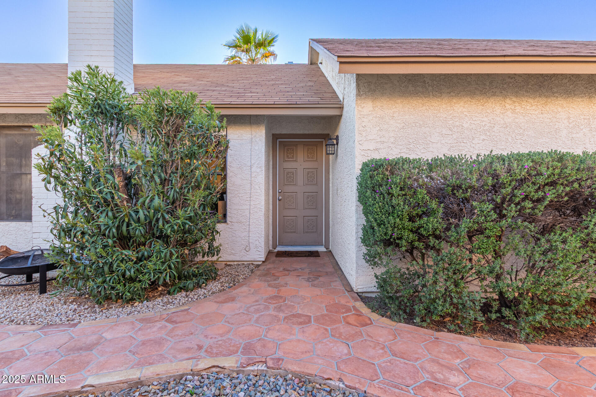 1705 E JUANITA Avenue