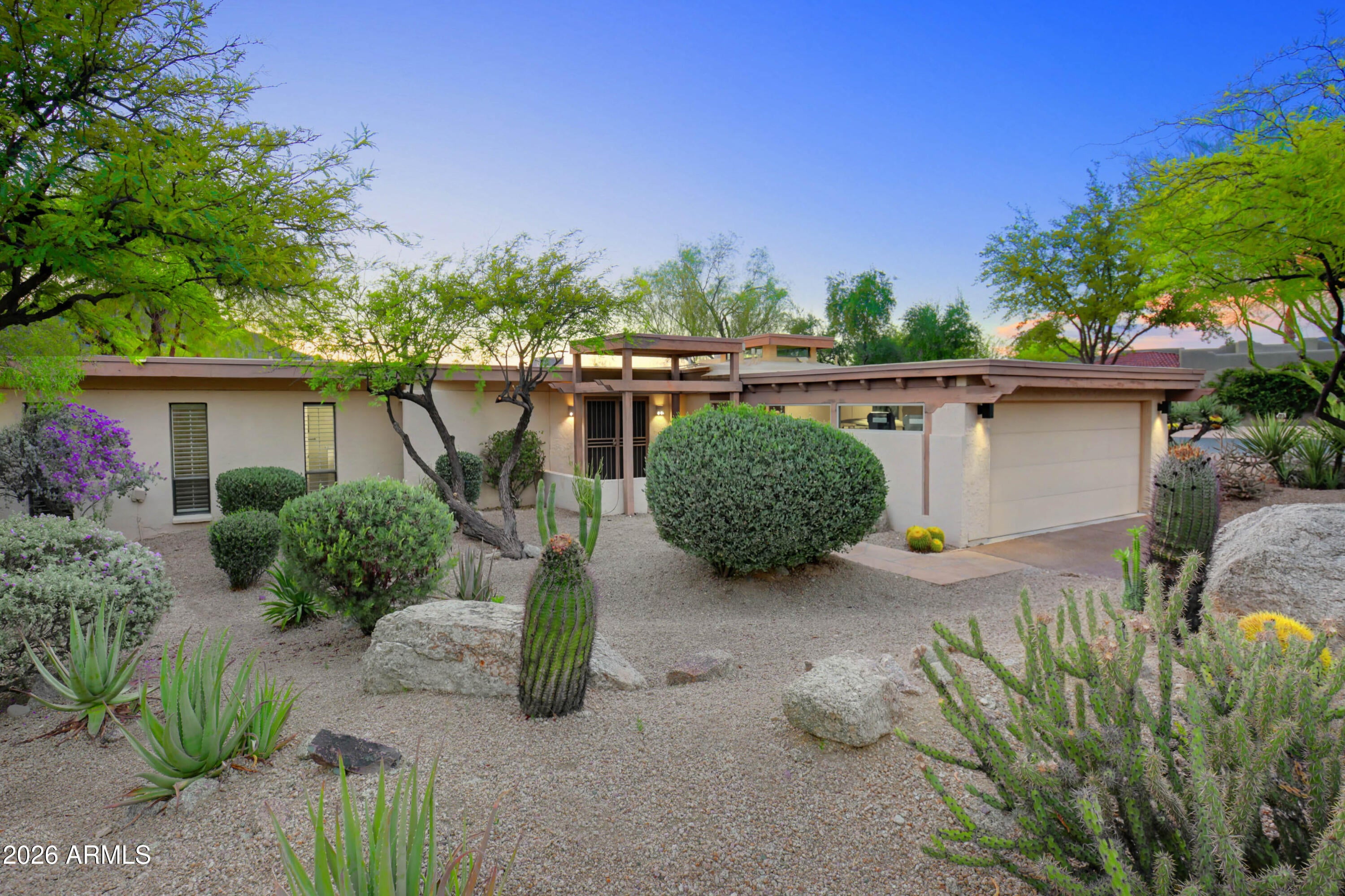 1049 N BOULDER Drive