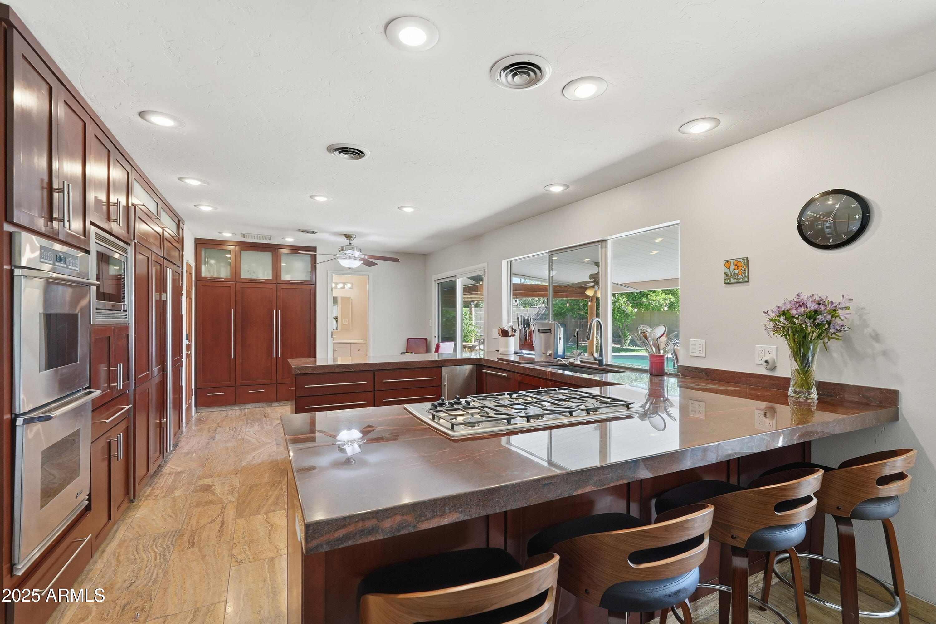 19 E CANTERBURY Court