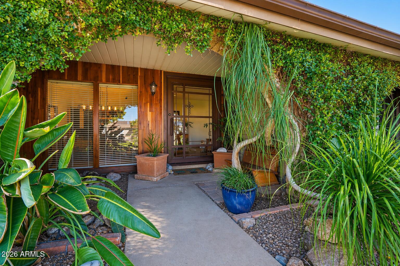 19 E CANTERBURY Court