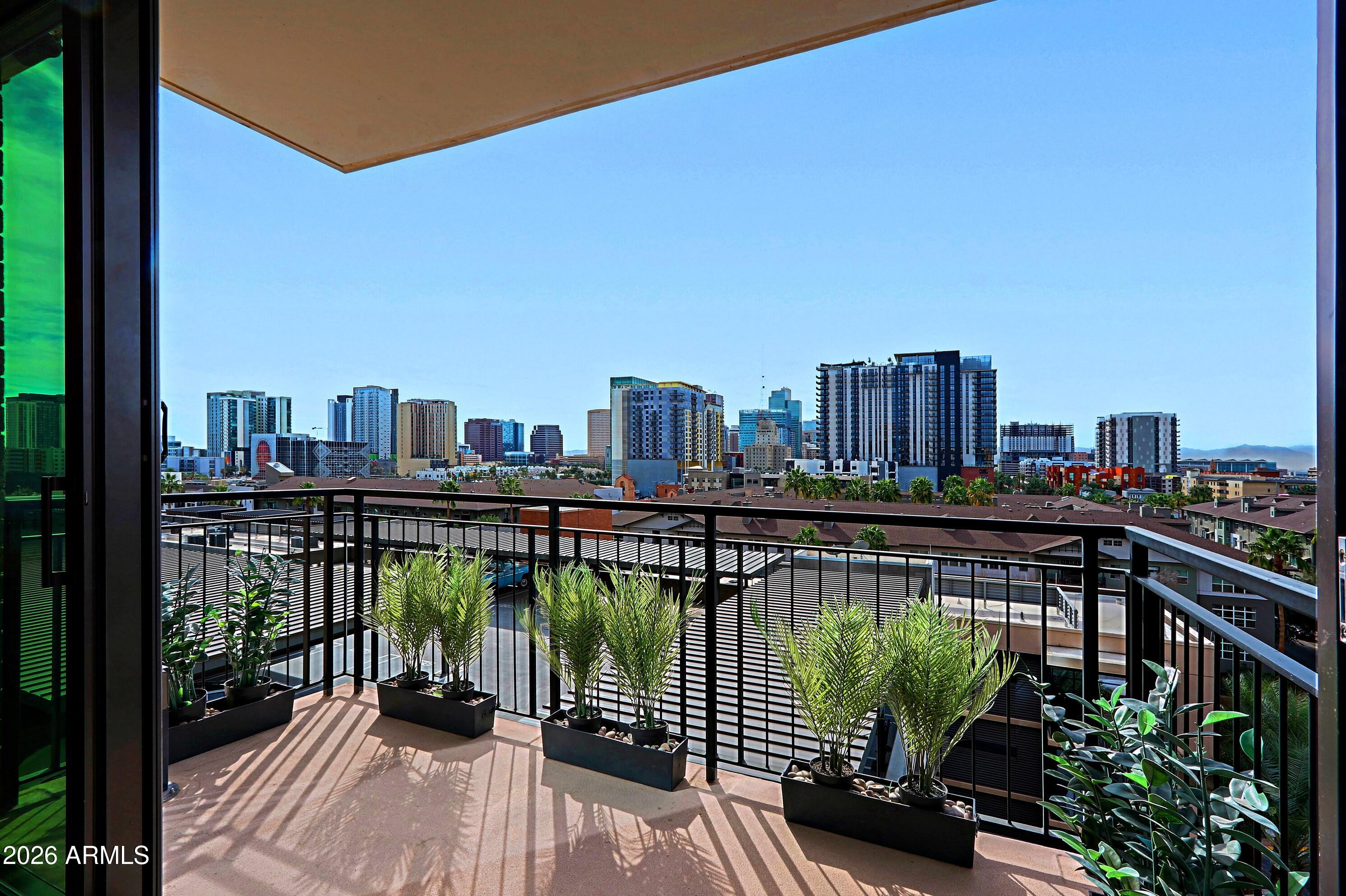 200 W PORTLAND Street 821