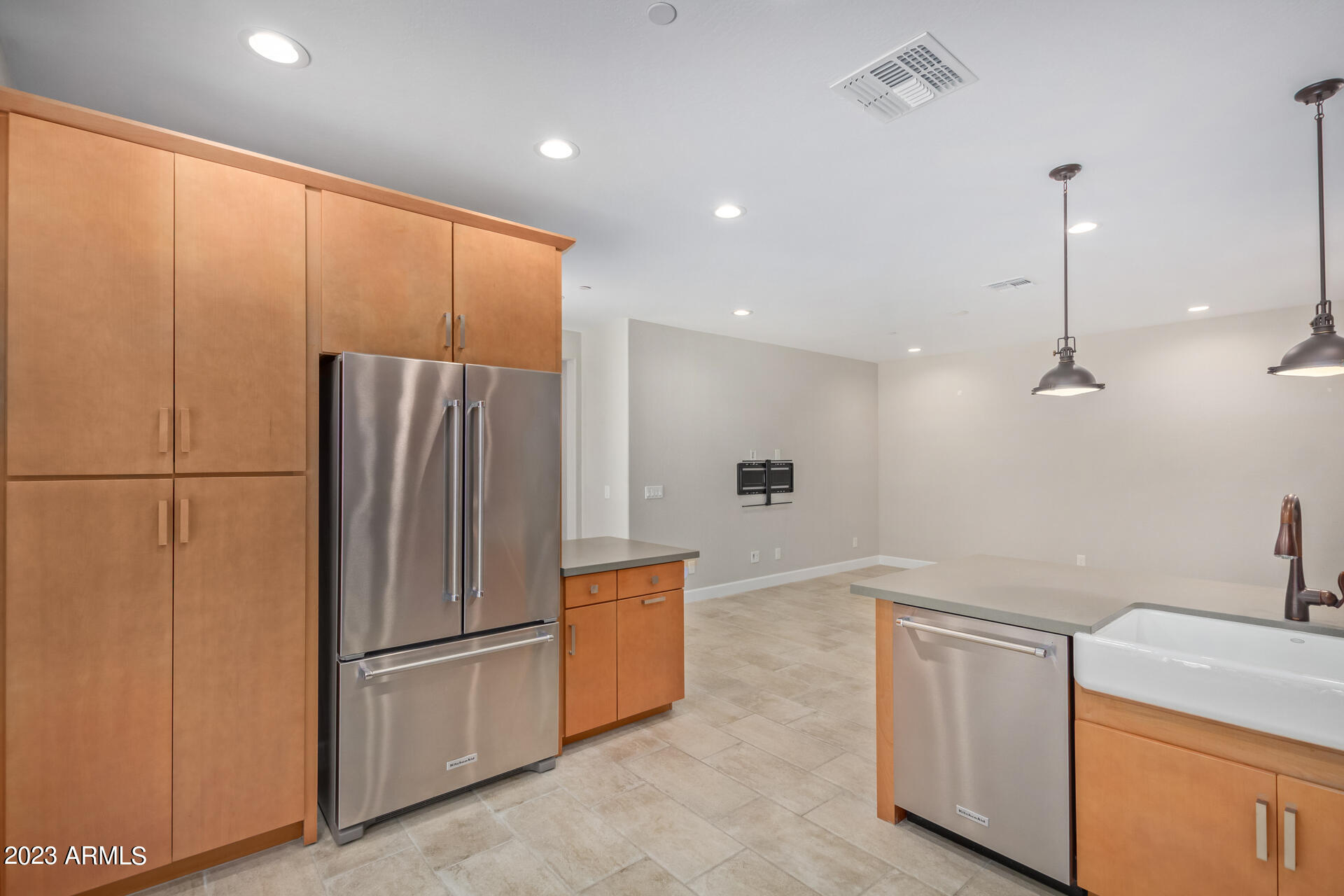 Photo 9 of 22 of 1250 N ABBEY Lane 156 condo
