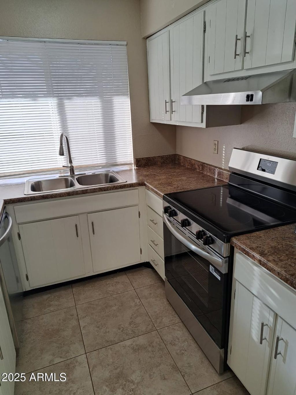 Photo of 834 S Casitas Drive #B, Tempe, AZ 85281 (MLS # 6957925)