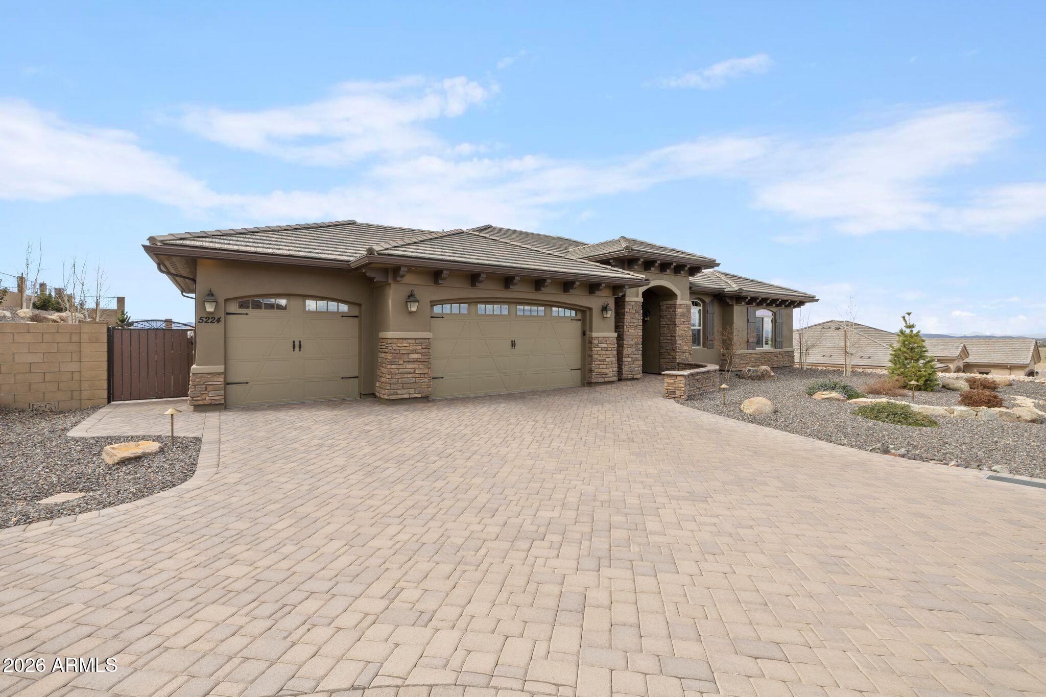 5224 DELLS POINT Road E