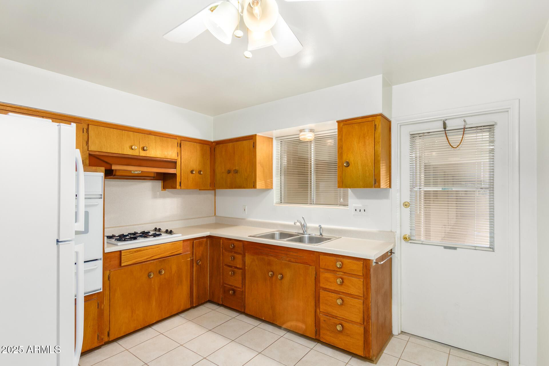 6242 N 12th Place Apt 2