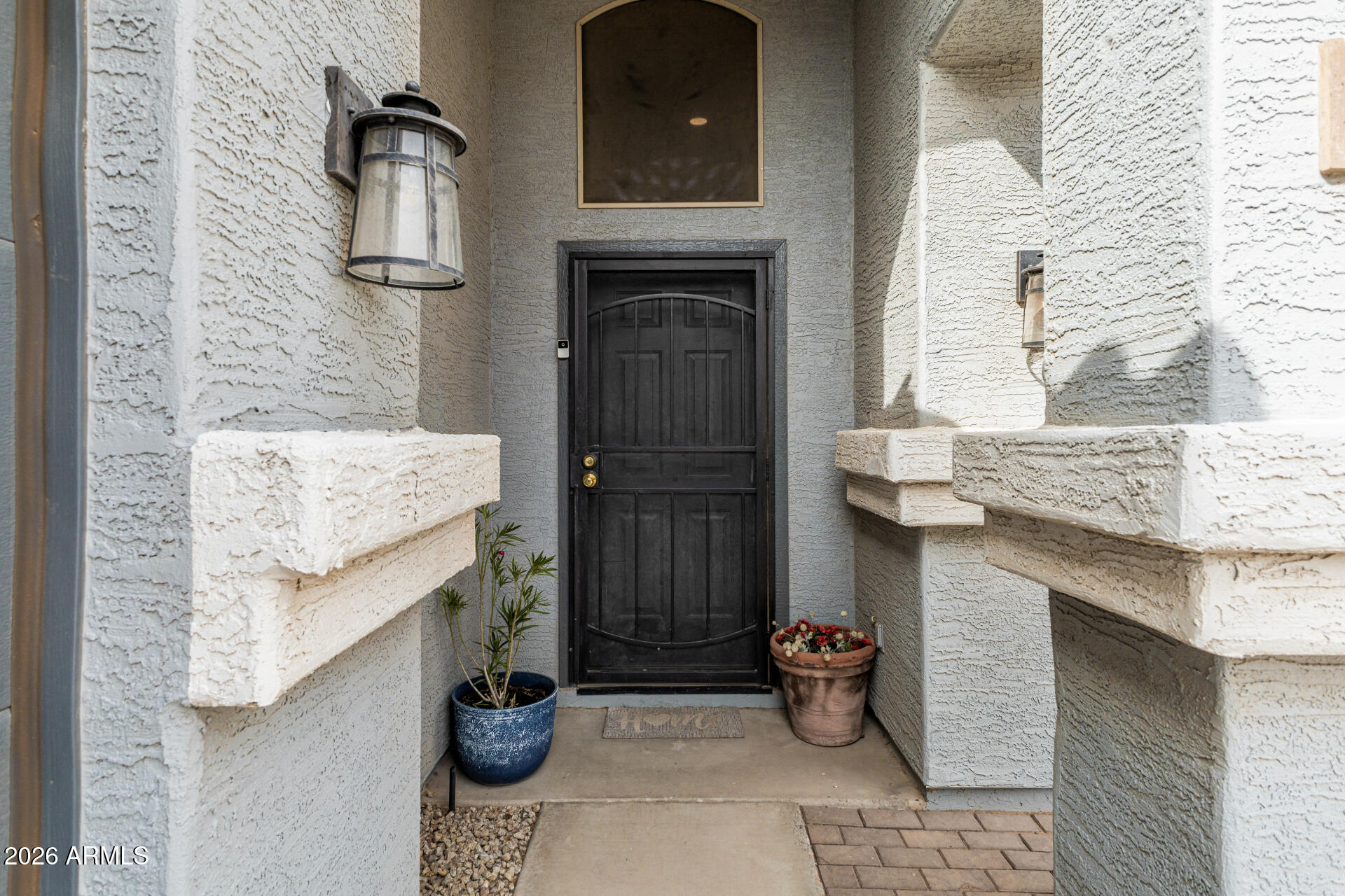 2212 W CONGRESS Avenue