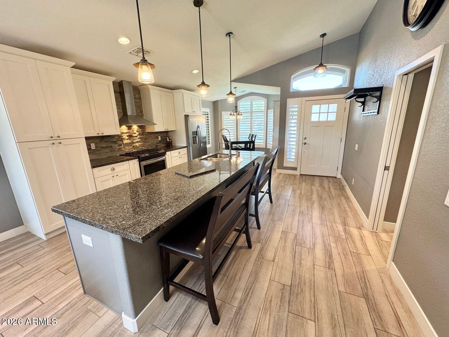 1401 W BLUE RIDGE Court