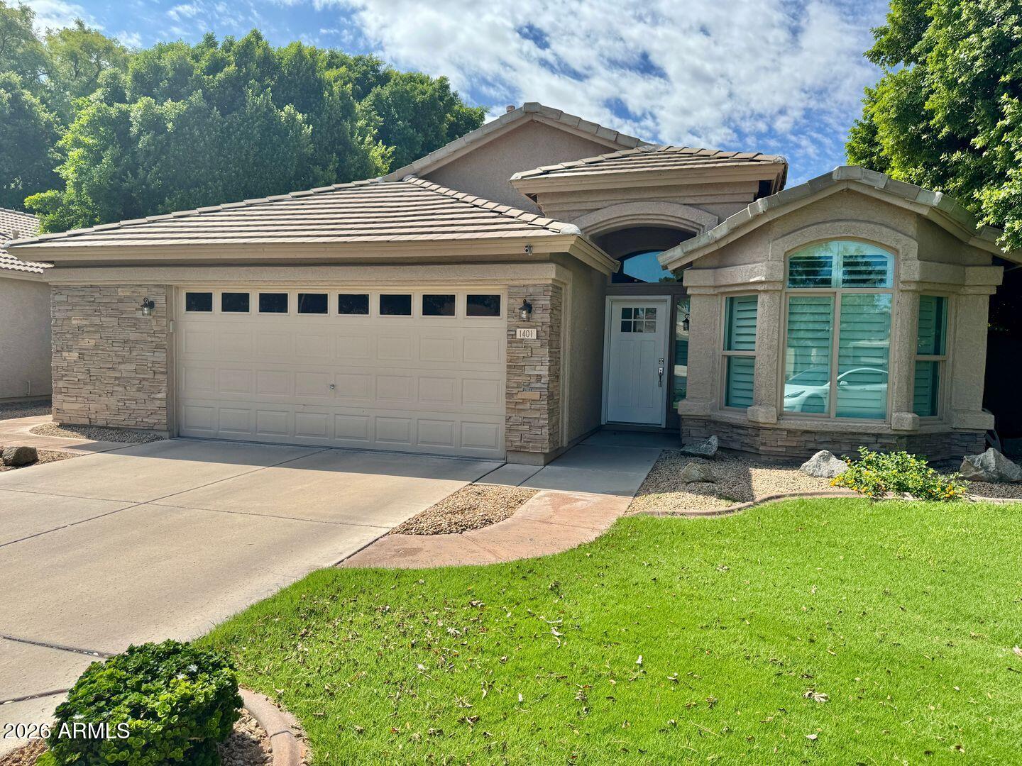 1401 W BLUE RIDGE Court