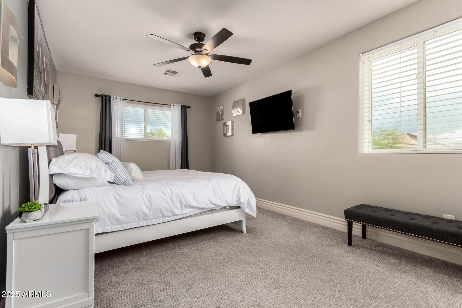 5322 W WHISPERING WIND Drive