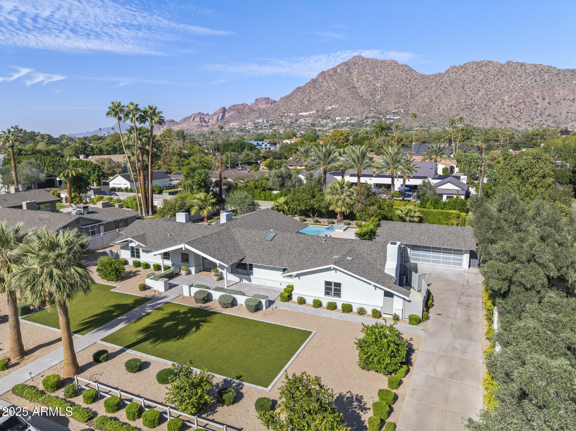 5816 E Calle Del Media --