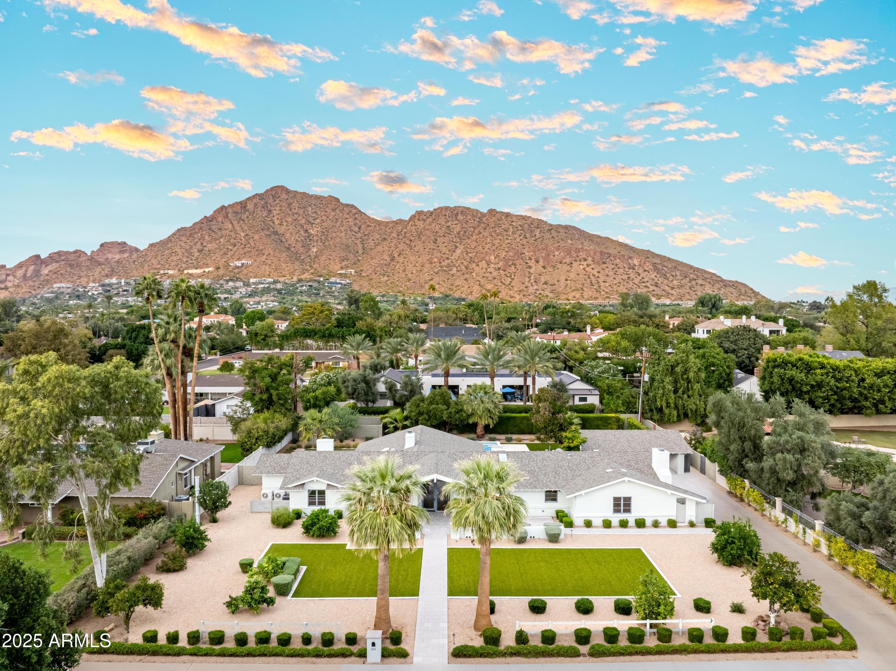 5816 E Calle Del Media --