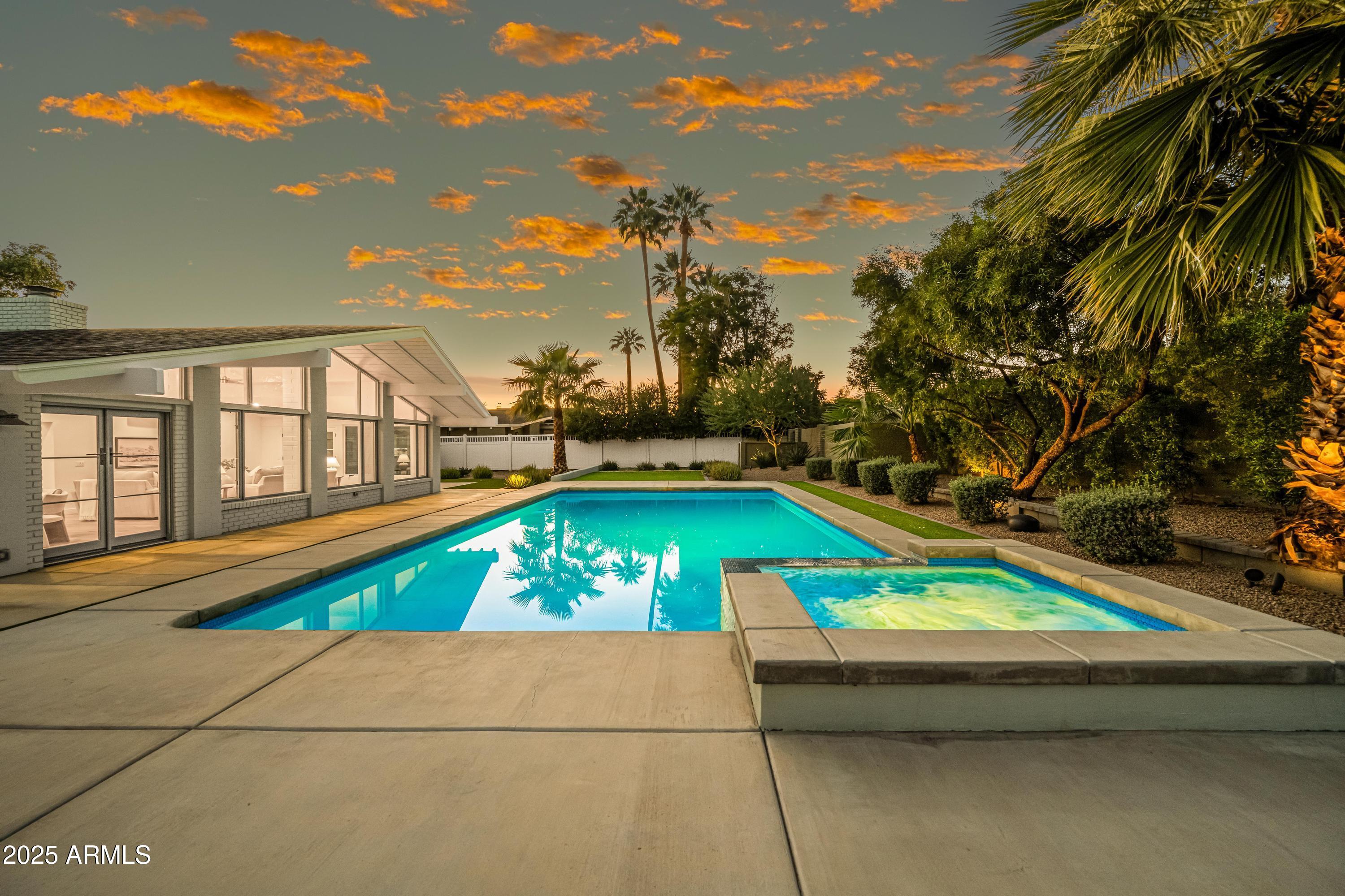 5816 E Calle Del Media --