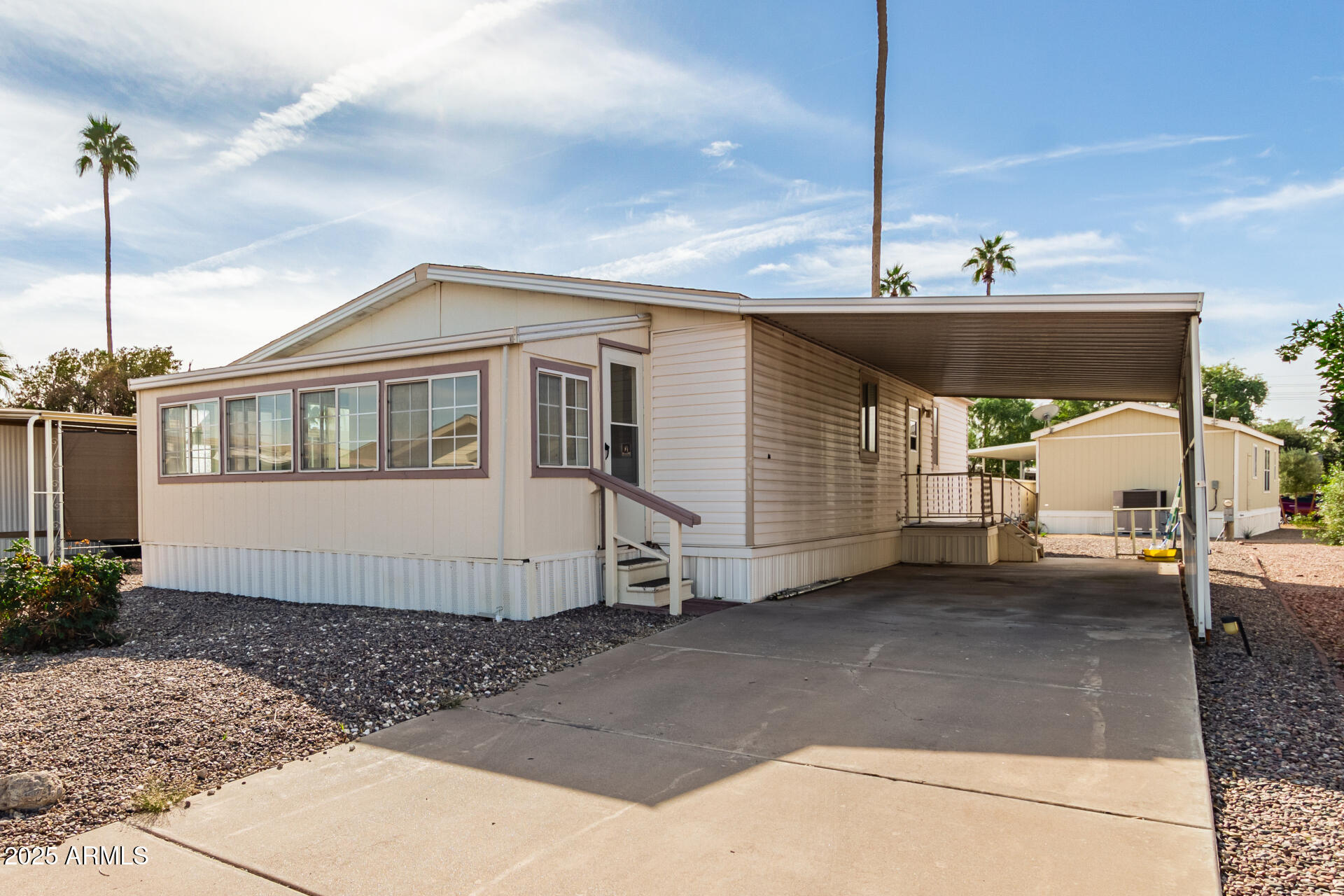 201 S GREENFIELD Road 76