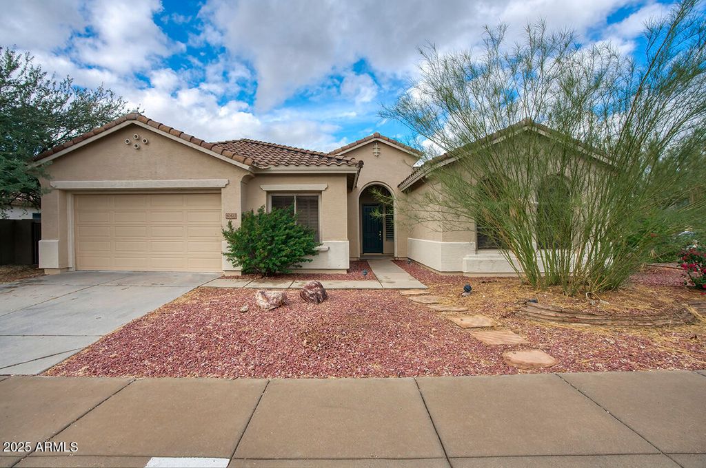 Photo of 40420 N Chase Oaks Way, Anthem, AZ 85086 (MLS # 6949112)