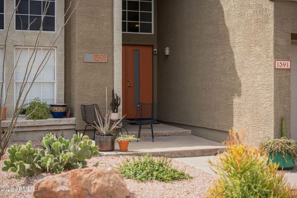 Photo of 1591 W Jasper Drive, Chandler, AZ 85224 (MLS # 7007246)