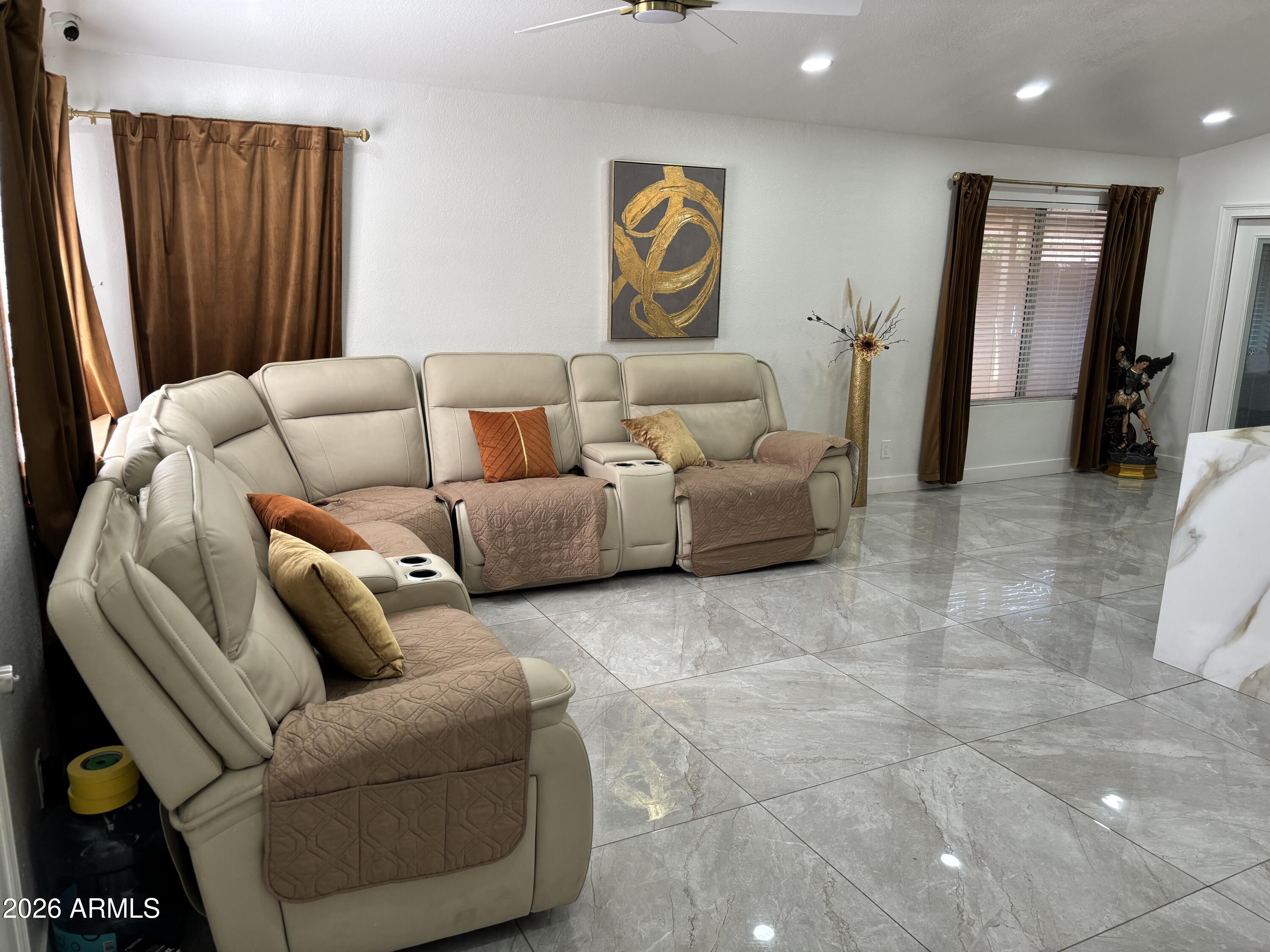 2015 N 89TH Drive