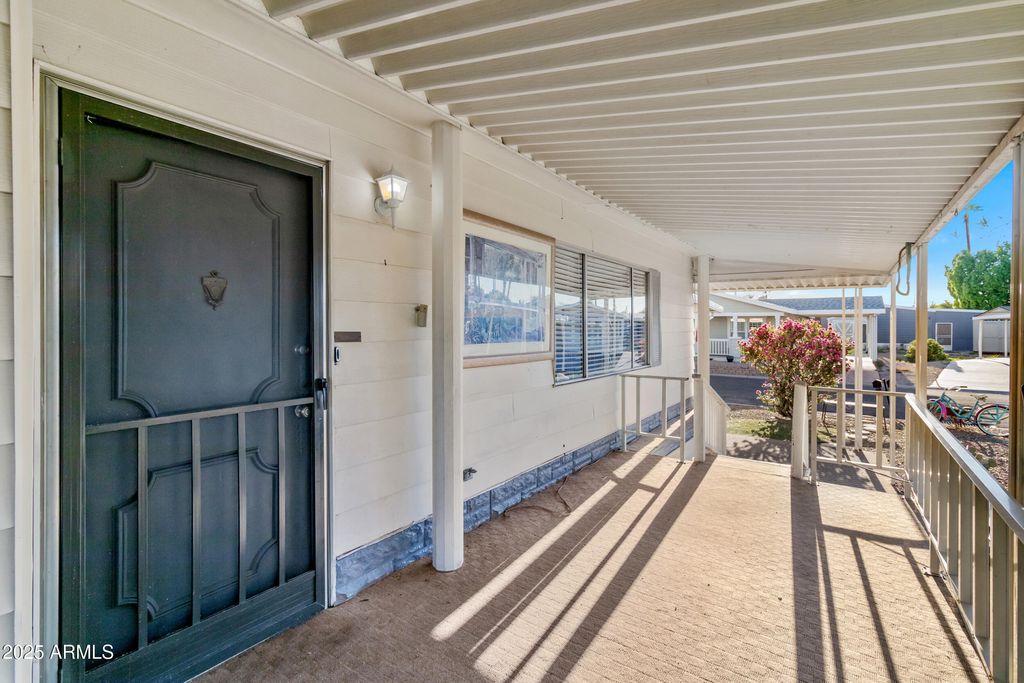 Photo of 2401 W Southern Avenue #335, Tempe, AZ 85282 (MLS # 6919598)