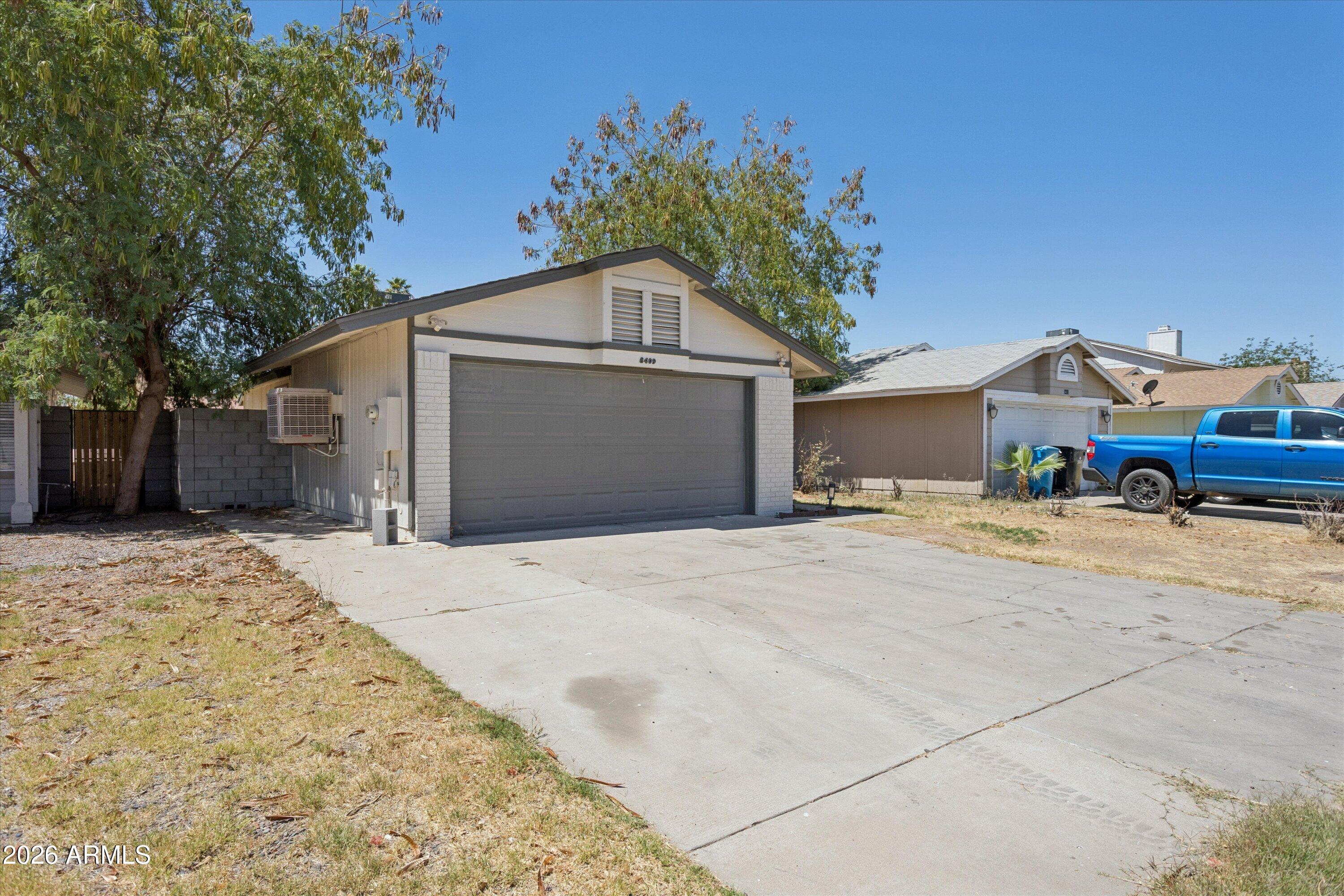 8409 W SELLS Drive