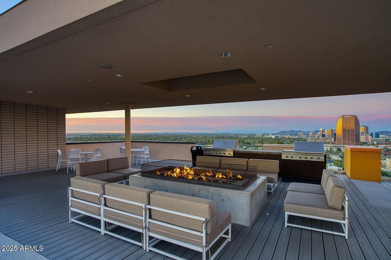 200 W PORTLAND Street 820