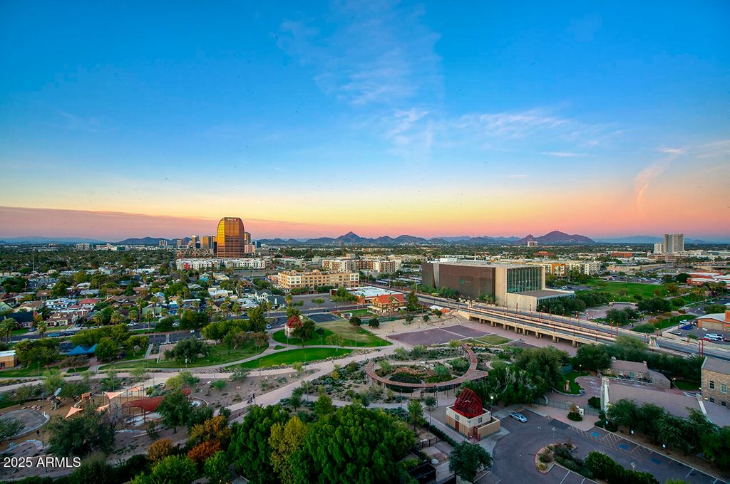 Photo of 200 W Portland Street #820, Phoenix, AZ 85003 (MLS # 6957934)