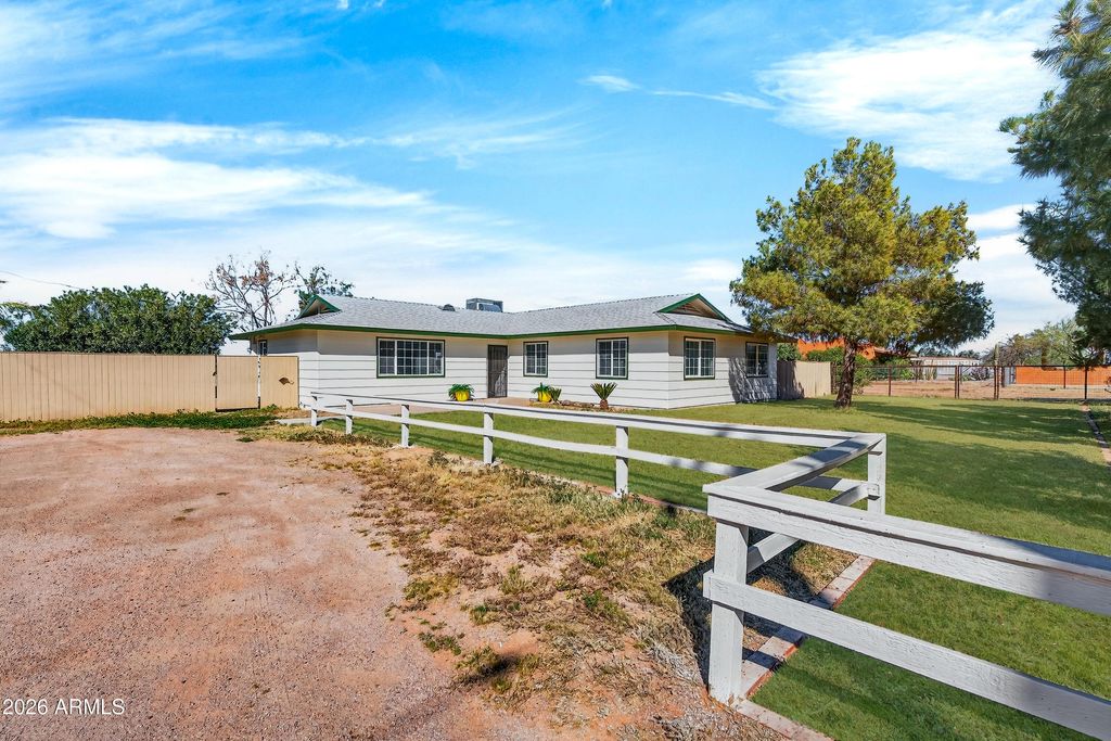 Photo of 50530 W Mockingbird Lane, Maricopa, AZ 85139 (MLS # 6992518)