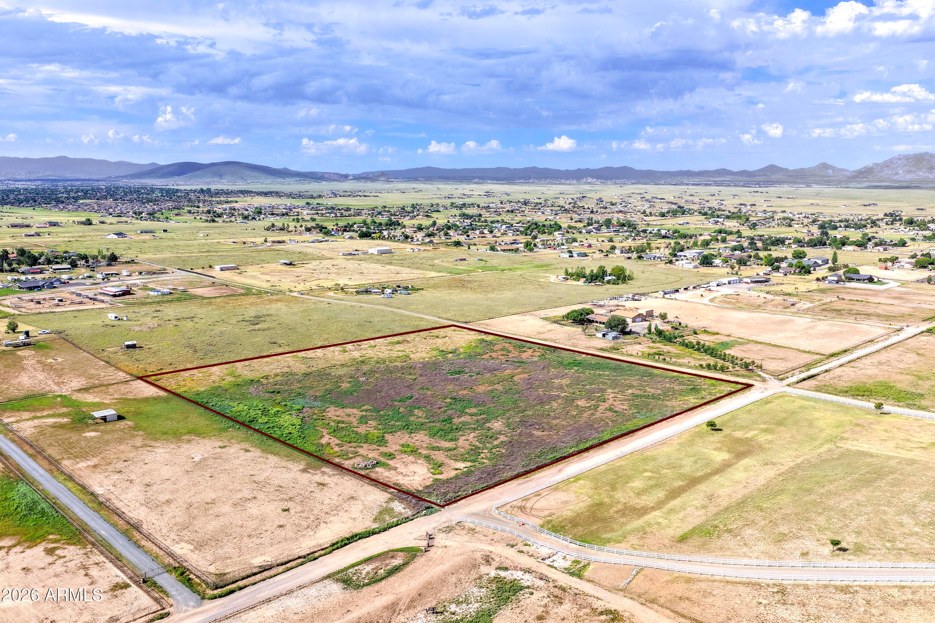 10125 N LAWRENCE Lane -